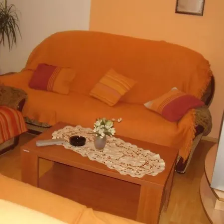 In Der Altstadt Von Gelegenes Mit Balkon By Interhome